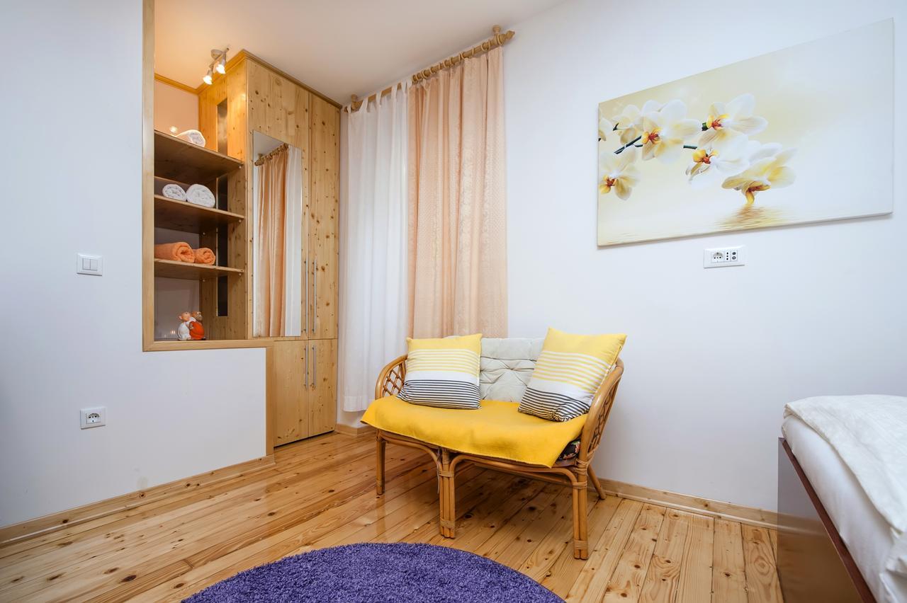 La Svalba Rooms & Studios Ровінь Екстер'єр фото