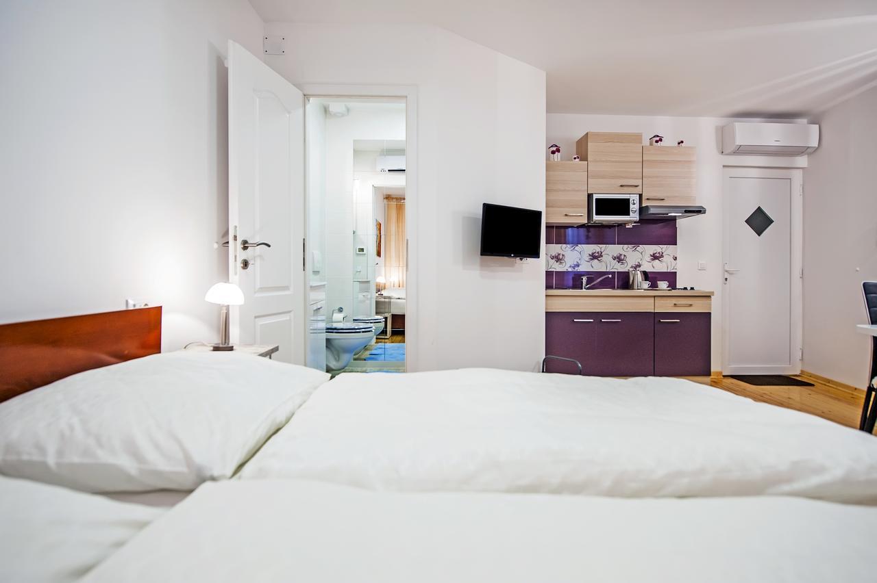 La Svalba Rooms & Studios Ровінь Екстер'єр фото