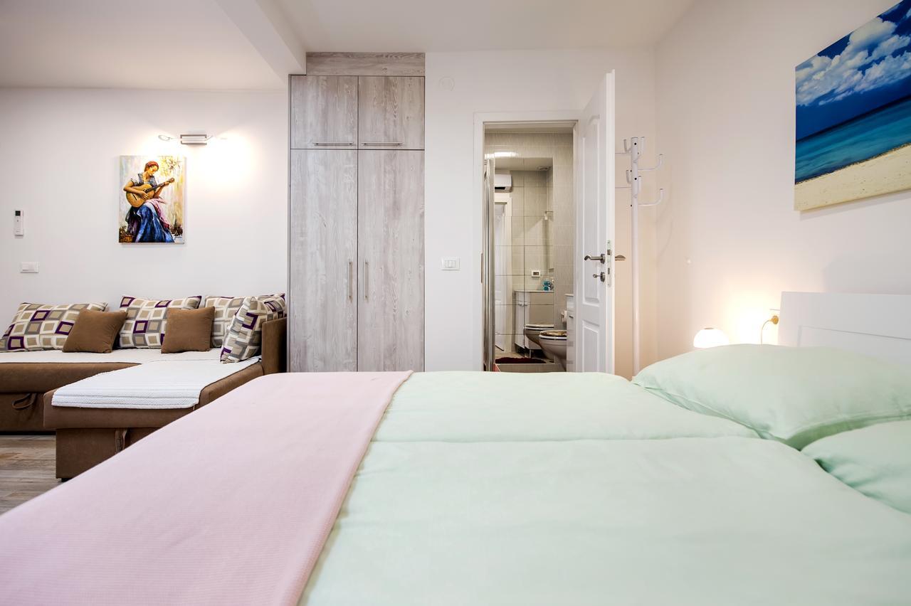 La Svalba Rooms & Studios Ровінь Екстер'єр фото