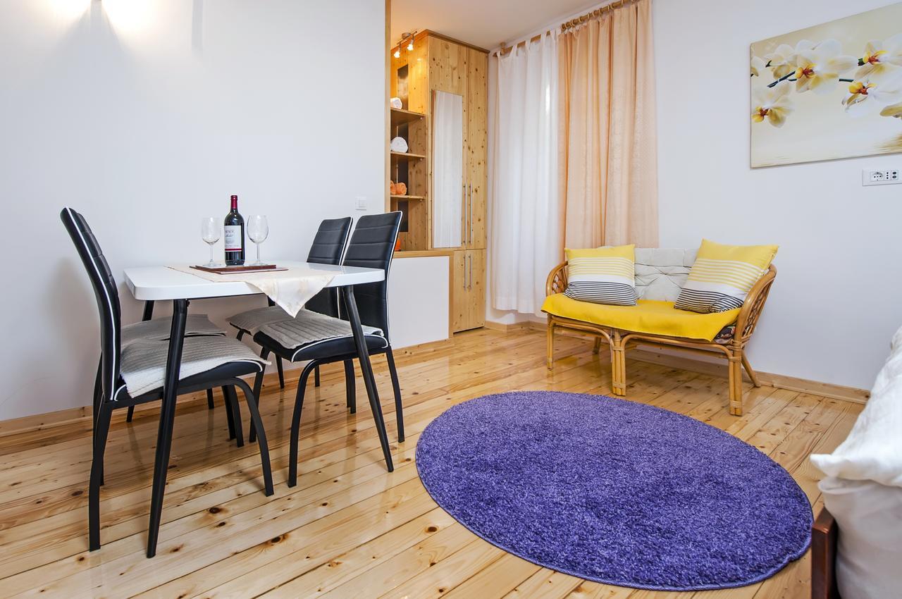 La Svalba Rooms & Studios Ровінь Екстер'єр фото